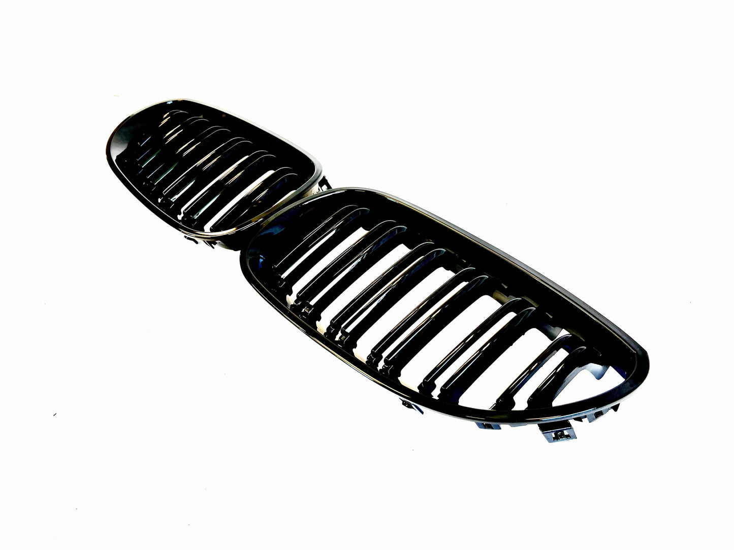 Grill E60/E61 Blank svart (03-10)