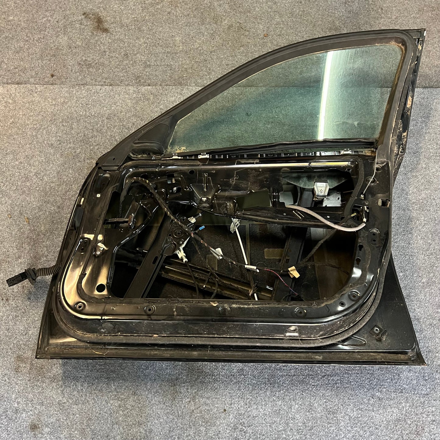 D0146 Dør Høyre Foran E60/E61 Farge: 668