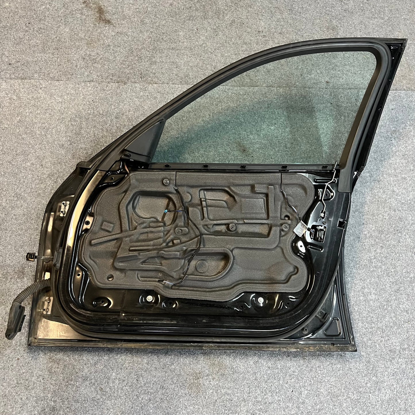 D0163 Dörr Höger Fram E90/E91 Färg: 668