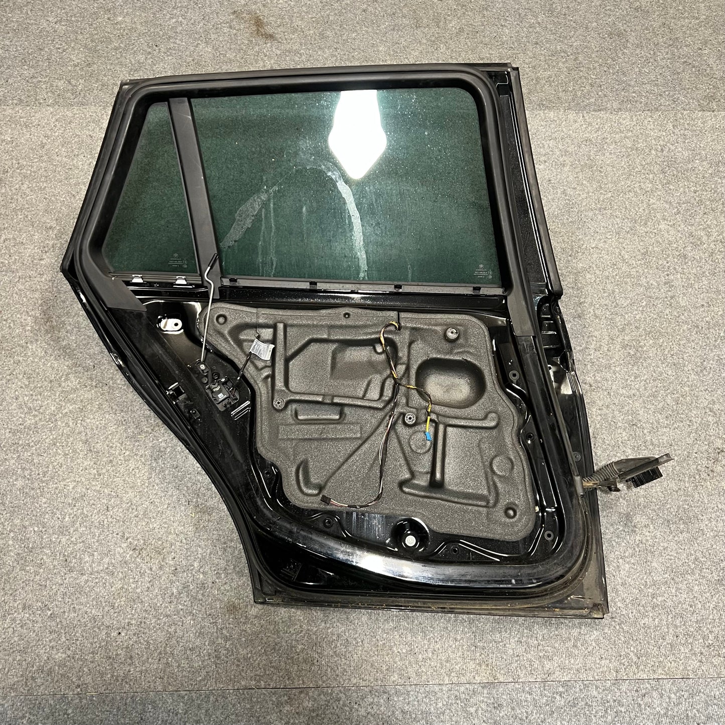 D0178 Dörr Vänster Bak E91 Färg: 668