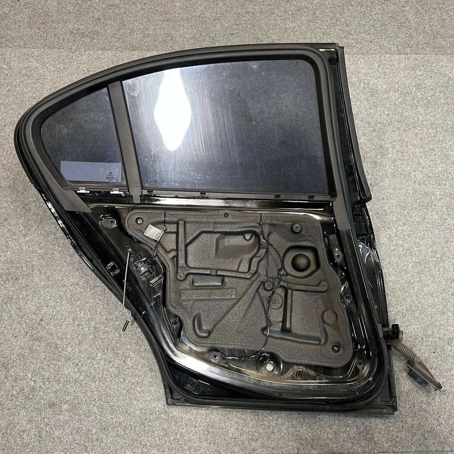 D0192 Dörr Vänster Bak E90 Färg: 668