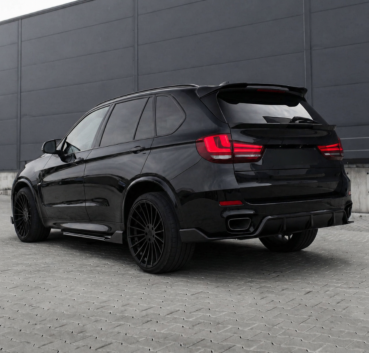 Aero-stil karosserikit BMW X5 F15 (14-18) blank svart