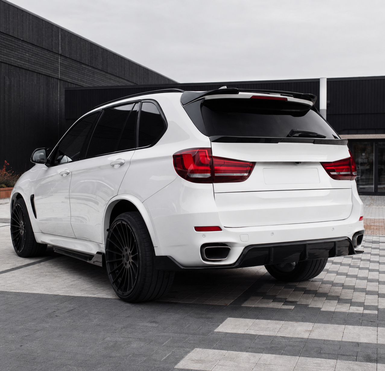 Aero-stil karosserikit BMW X5 F15 (14-18) blank svart