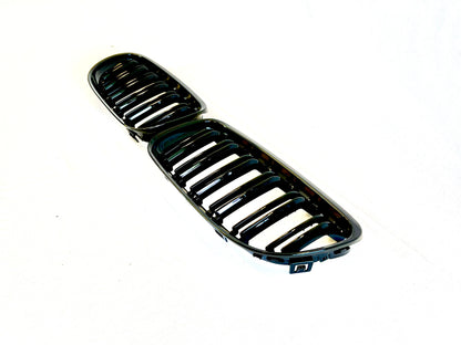 Grill E90/E91 Blank svart dobbelribbede (08-11) LCI