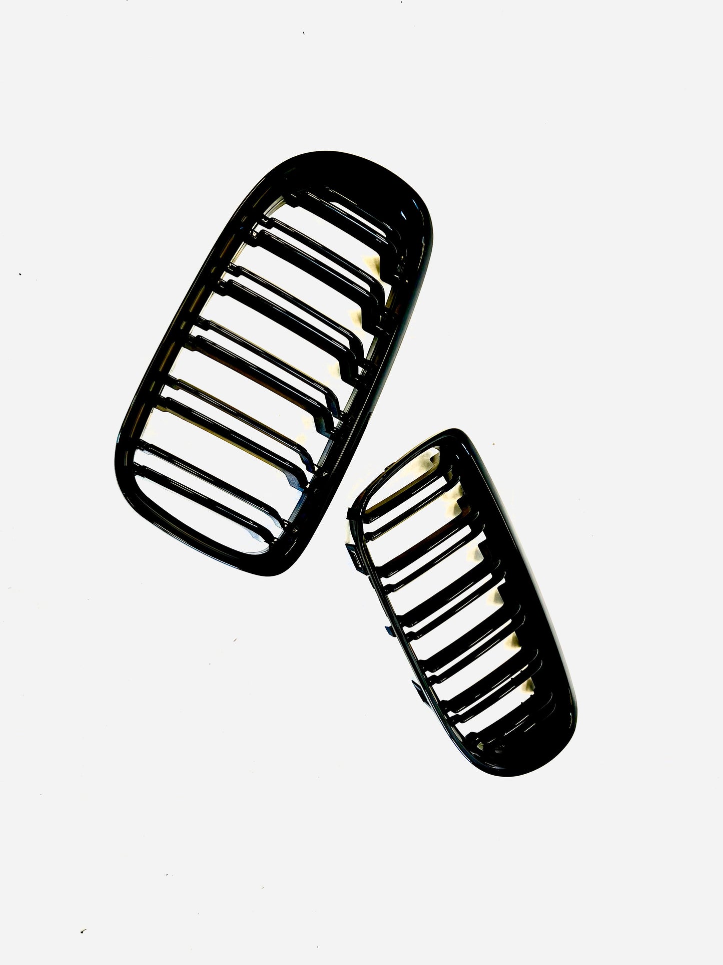 Grill E90/E91 Blank svart dobbelribbede (08-11) LCI
