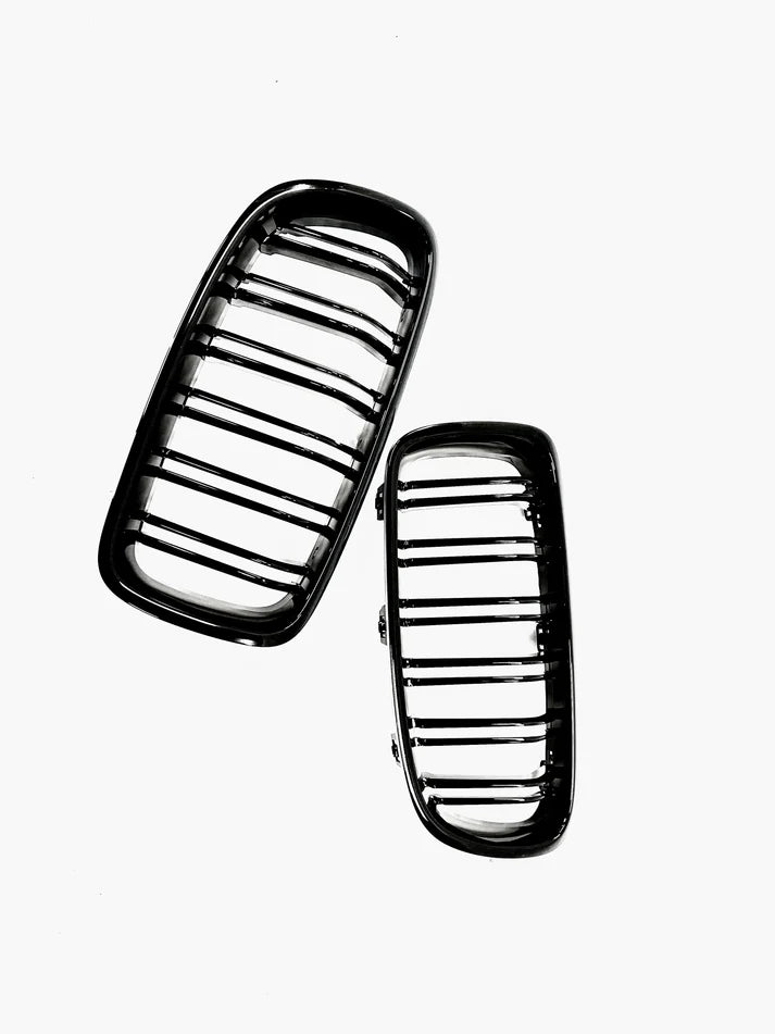 Grill F30/F31 Blank svart dobbelribbede (11-18)