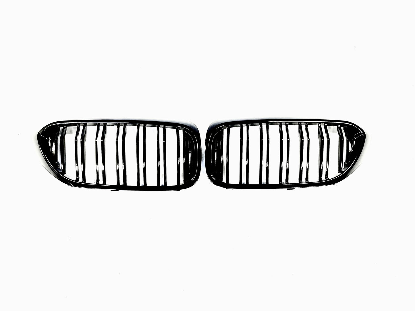 Grill G30/G31 Blank svart (17-20) Pre Lci
