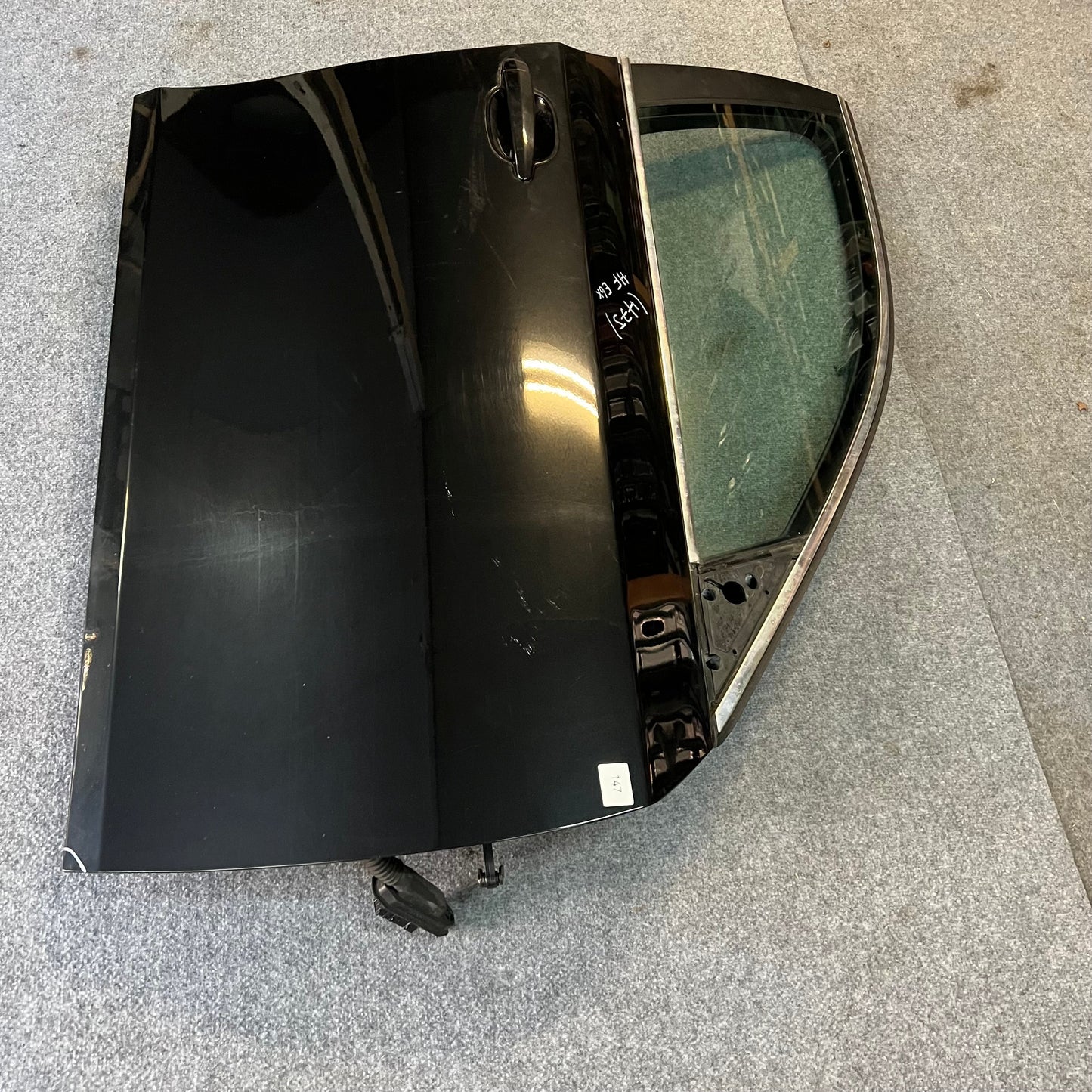 D0147 Dør Høyre Foran E60/E61 Farge: 475