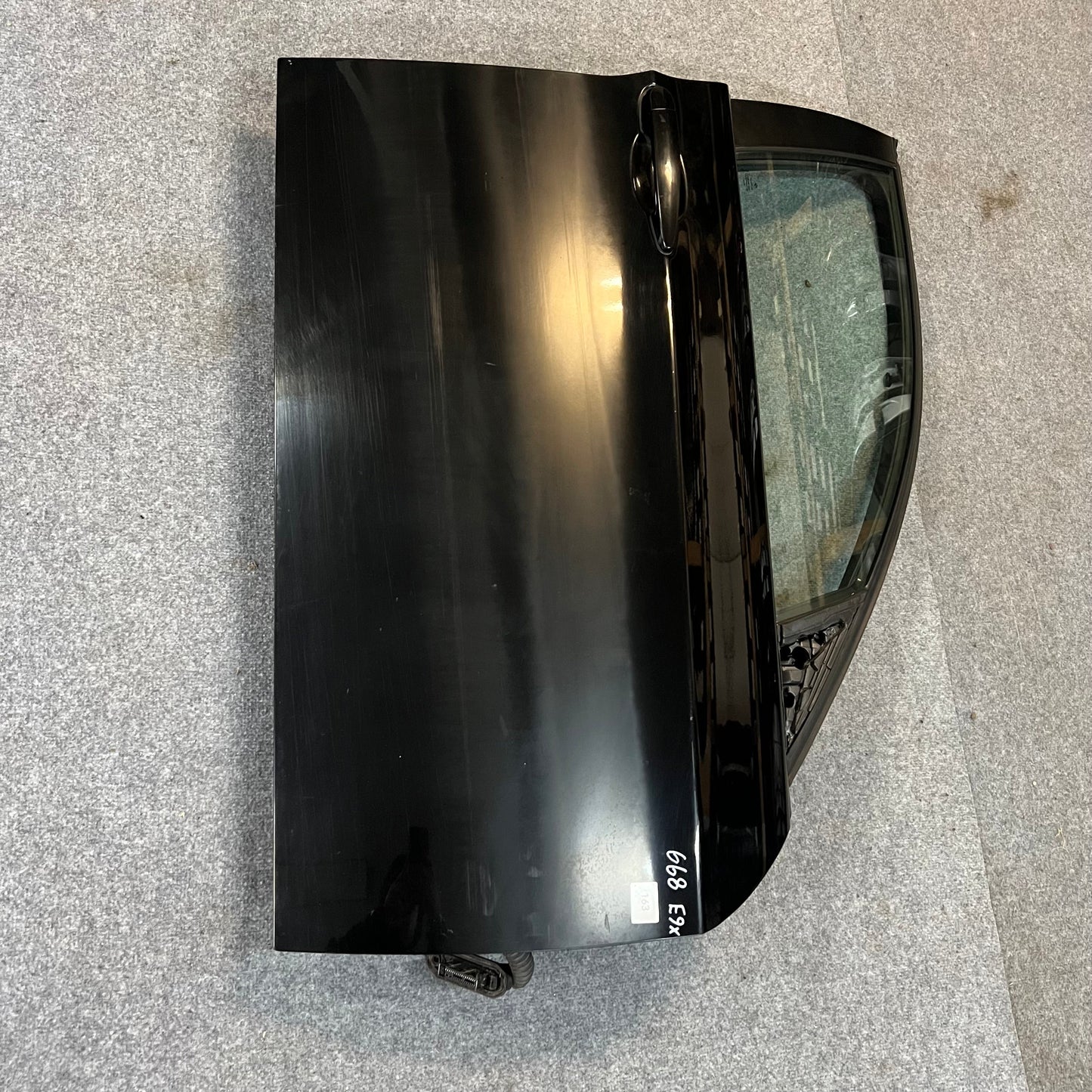 D0163 Dør Høyre Fram E90/E91 Farge: 668