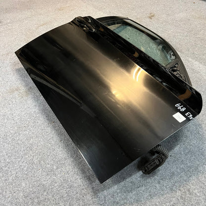 D0163 Dør Høyre Fram E90/E91 Farge: 668