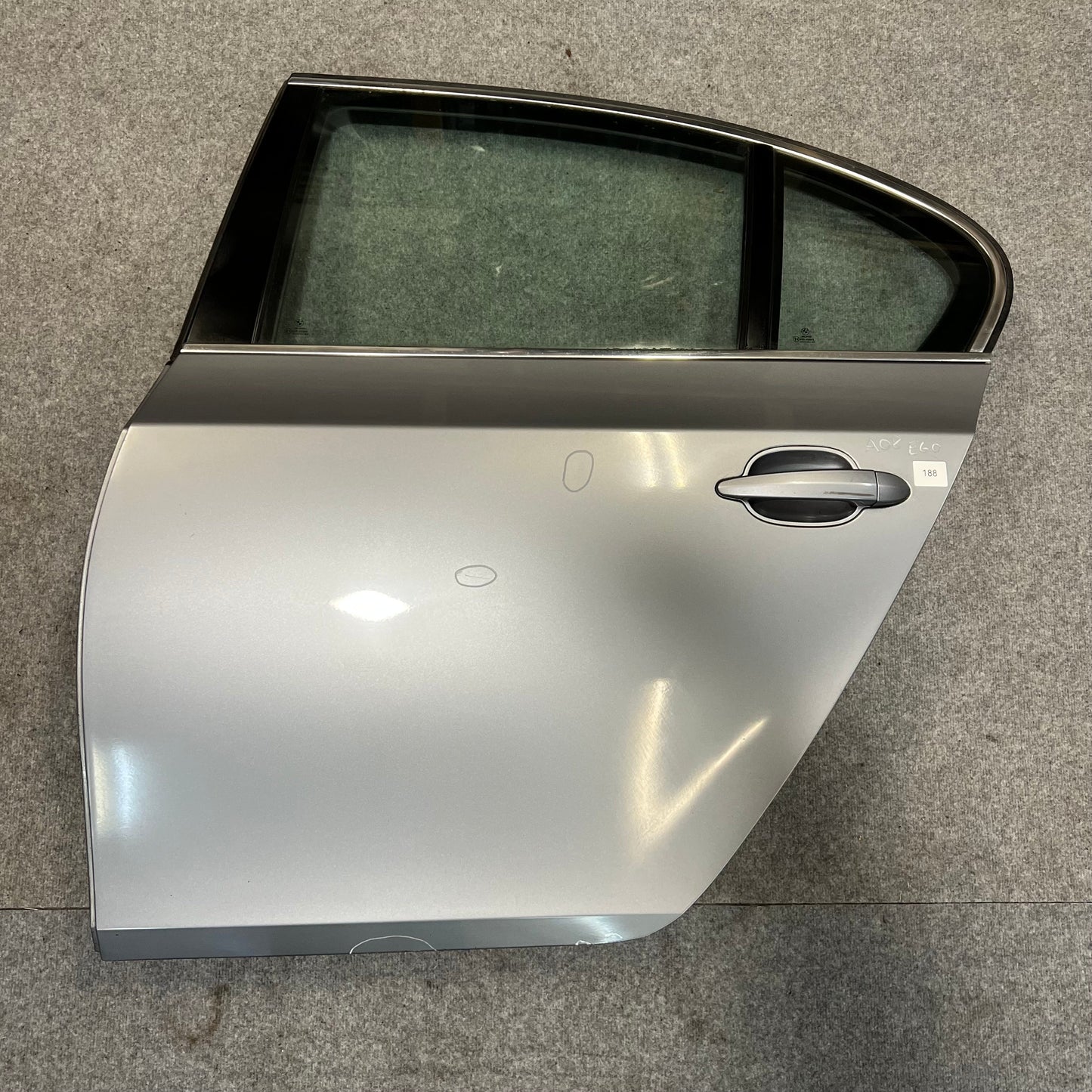 D0188 Dörr Vänster Bak E60 Färg: A08