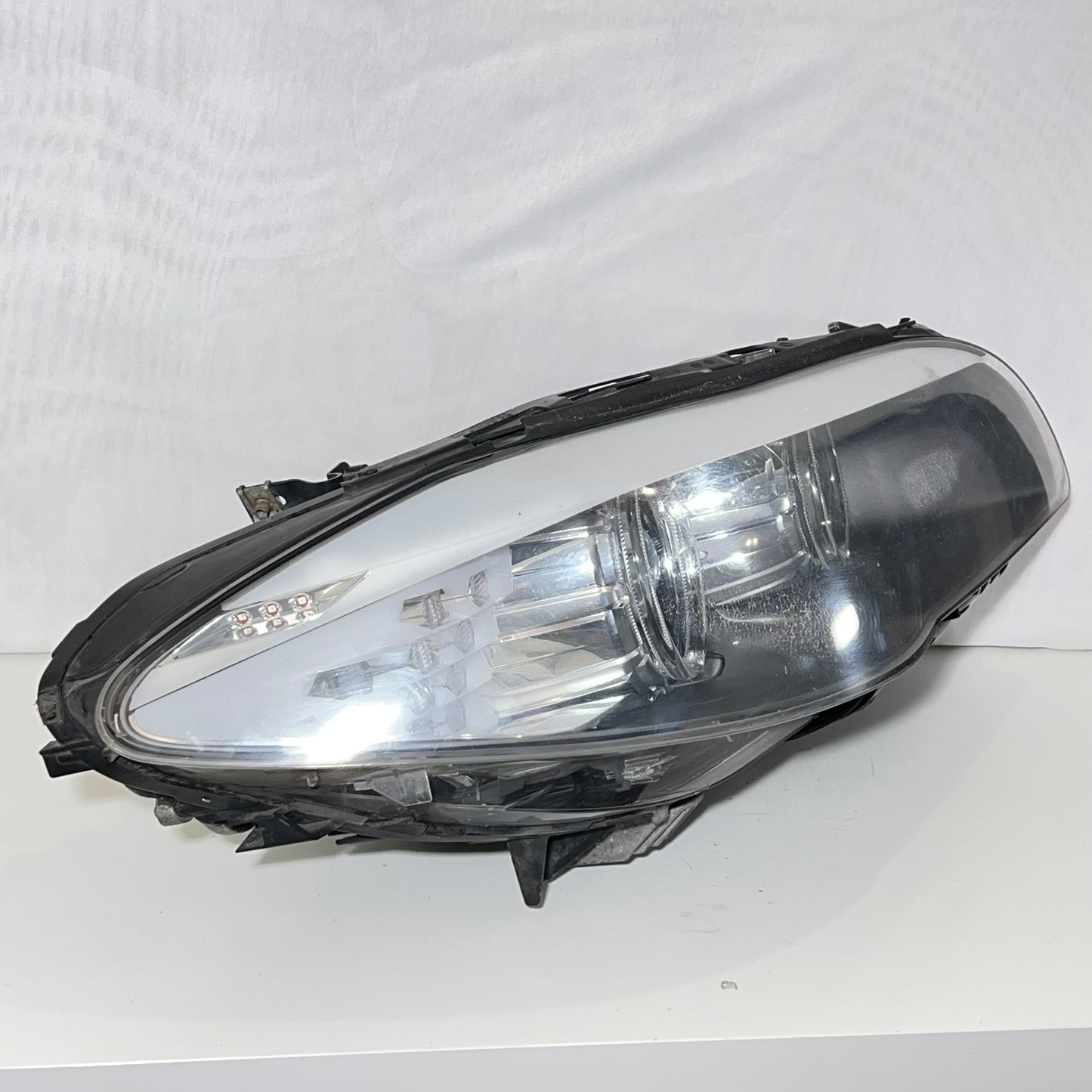 Framlykt høyre kurvelys BMW F10 / F11 2010-2014 Pre LCI art: 720325210