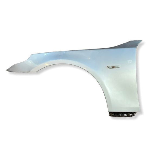 Framskjerm venstre BMW E60 / E61 fargekode: 354 Titanium Silver Metallic