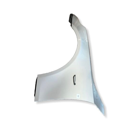 W0368 Venstre frontskjerm BMW E60 / E61 fargekode: 354 Titanium Silver Metallic