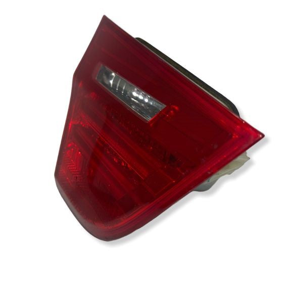 W0538 Baklys indre venstre BMW E90 LCI art: 7154155