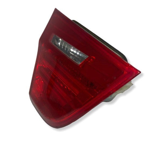 W0538 Baklys indre venstre BMW E90 LCI art: 7154155
