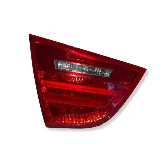 W0538 Baklys indre venstre BMW E90 LCI art: 7154155